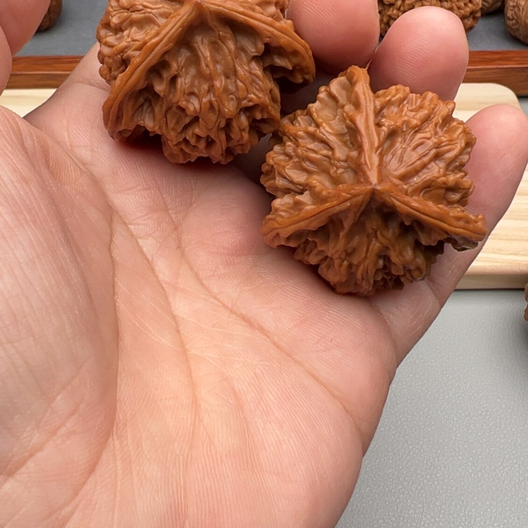 文玩核桃把件三棱