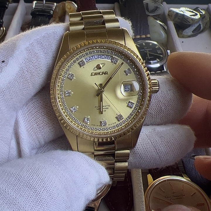 胶带英那歌钢带，38表镜，蓝宝石玻璃