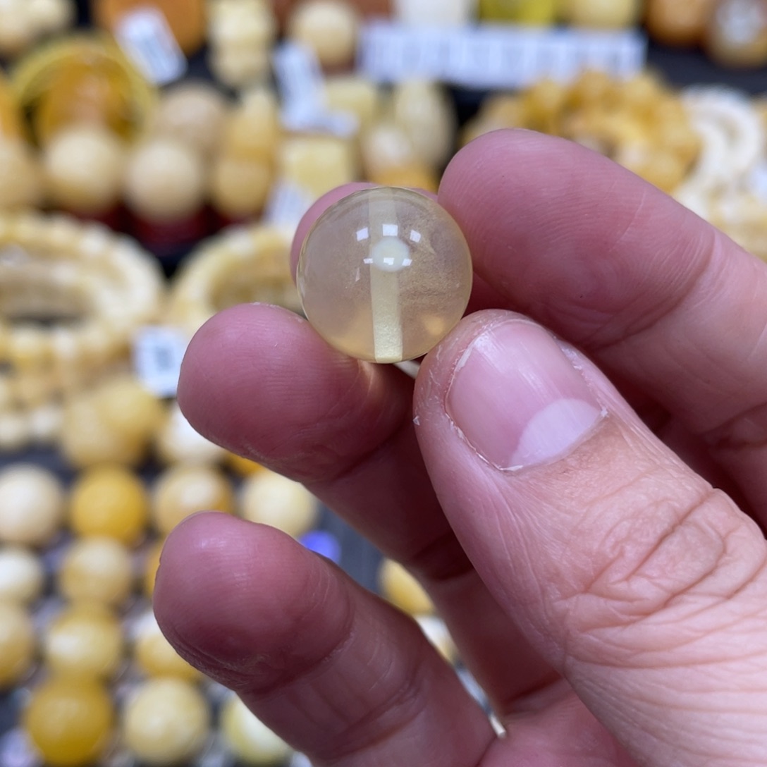 琥珀珠宝奇石未镶嵌14.8mm特色荧光