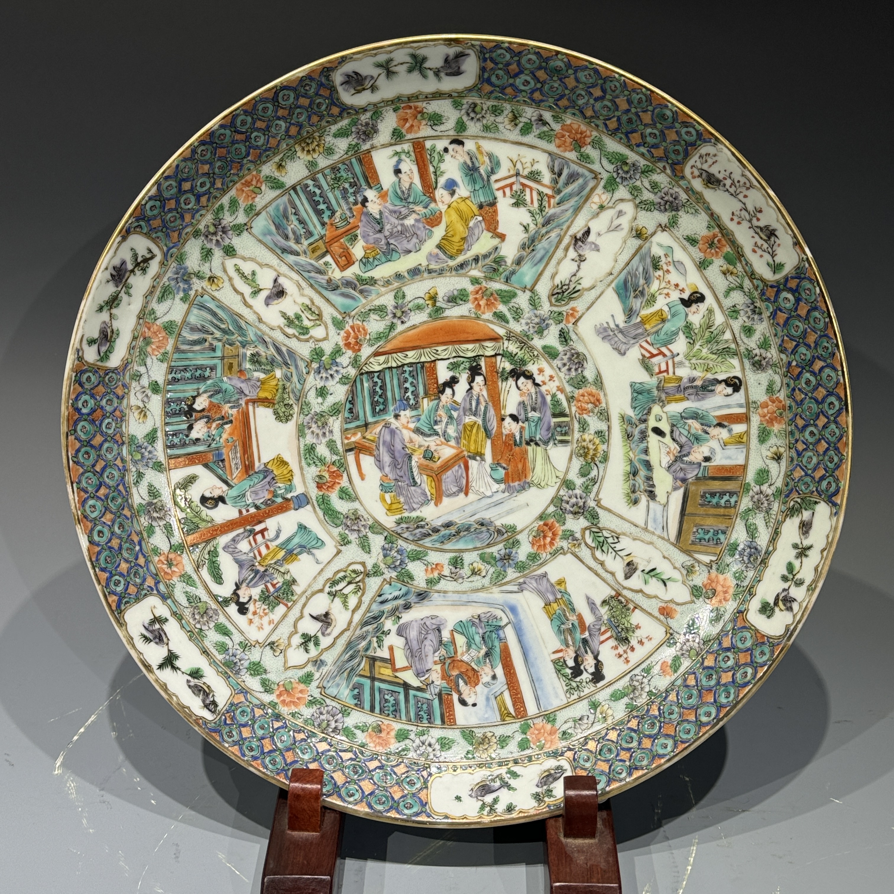 4223 清嘉庆 广彩开窗人物故事纹大盘