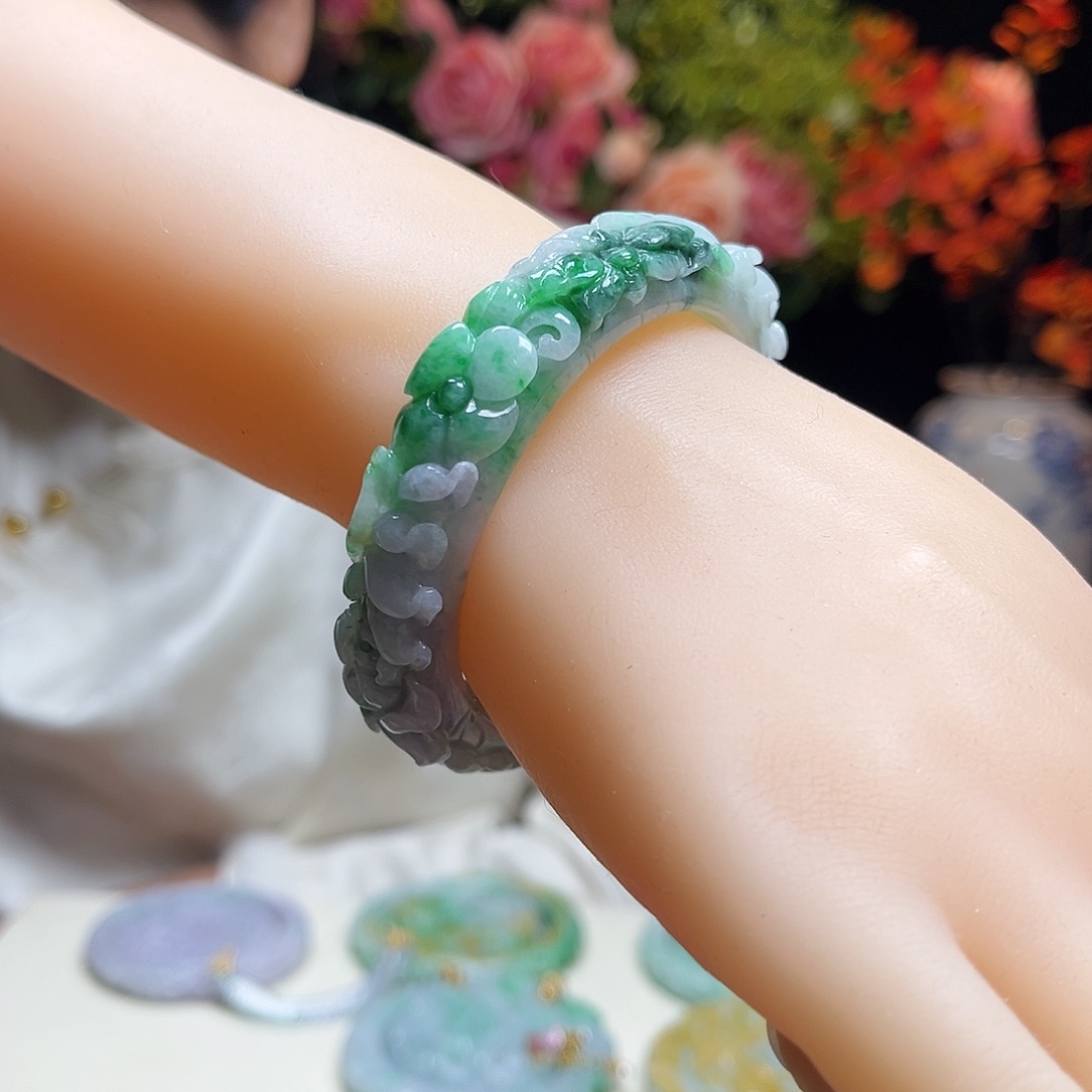 翡翠颈饰未镶嵌花***瑶天然