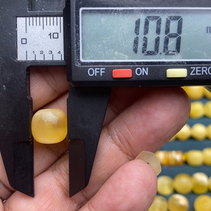 琥珀未镶嵌裸石36号10.7*10.3微瑕