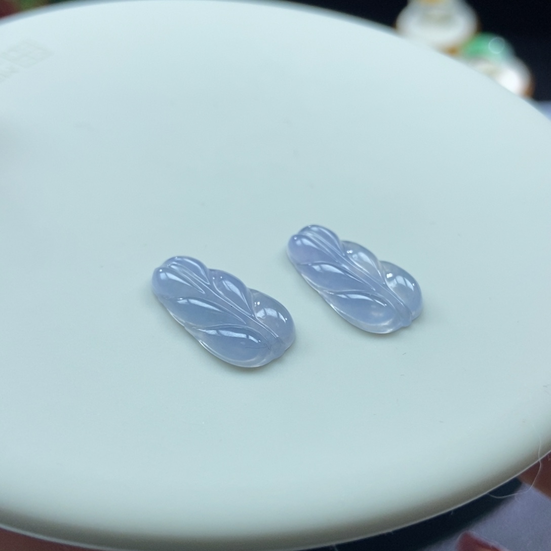 翡翠颈饰未镶嵌翡翠冰紫树叶，随机发一个