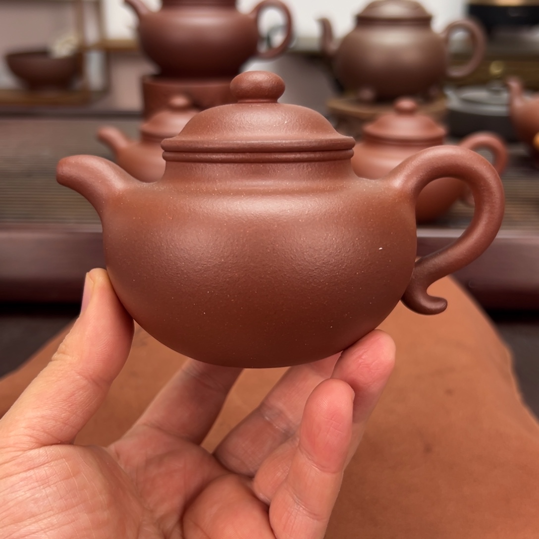 努***.紫砂茶壶底槽清莲子