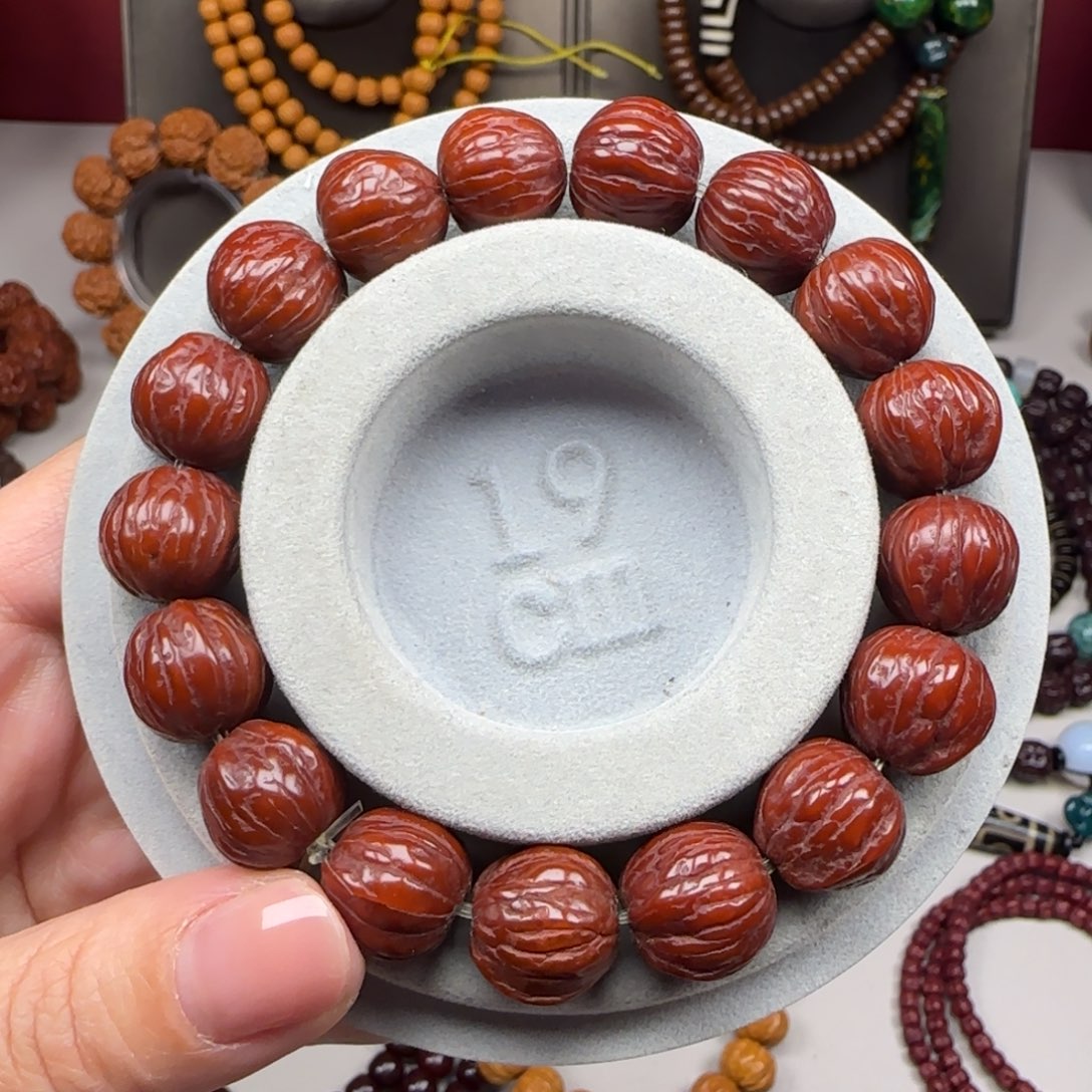 猴头核桃手串猴头14左右