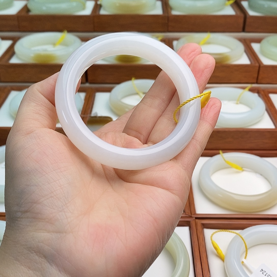 和田玉（白玉）手镯未镶嵌