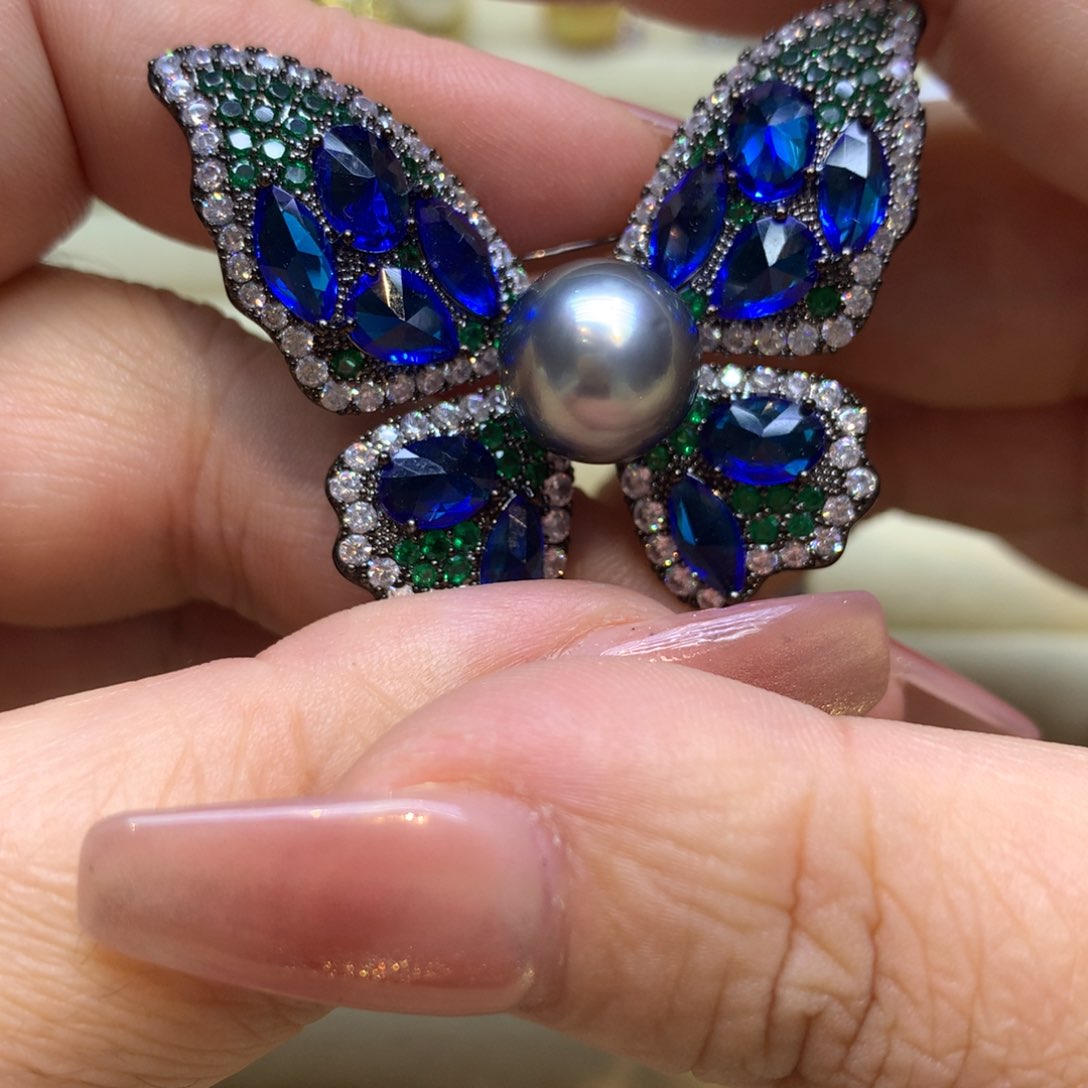 未镶嵌胸饰海水珍珠