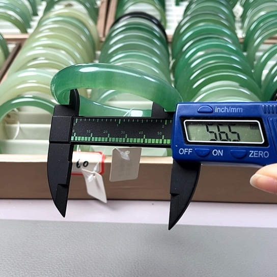 未镶嵌手镯东陵石艳*_