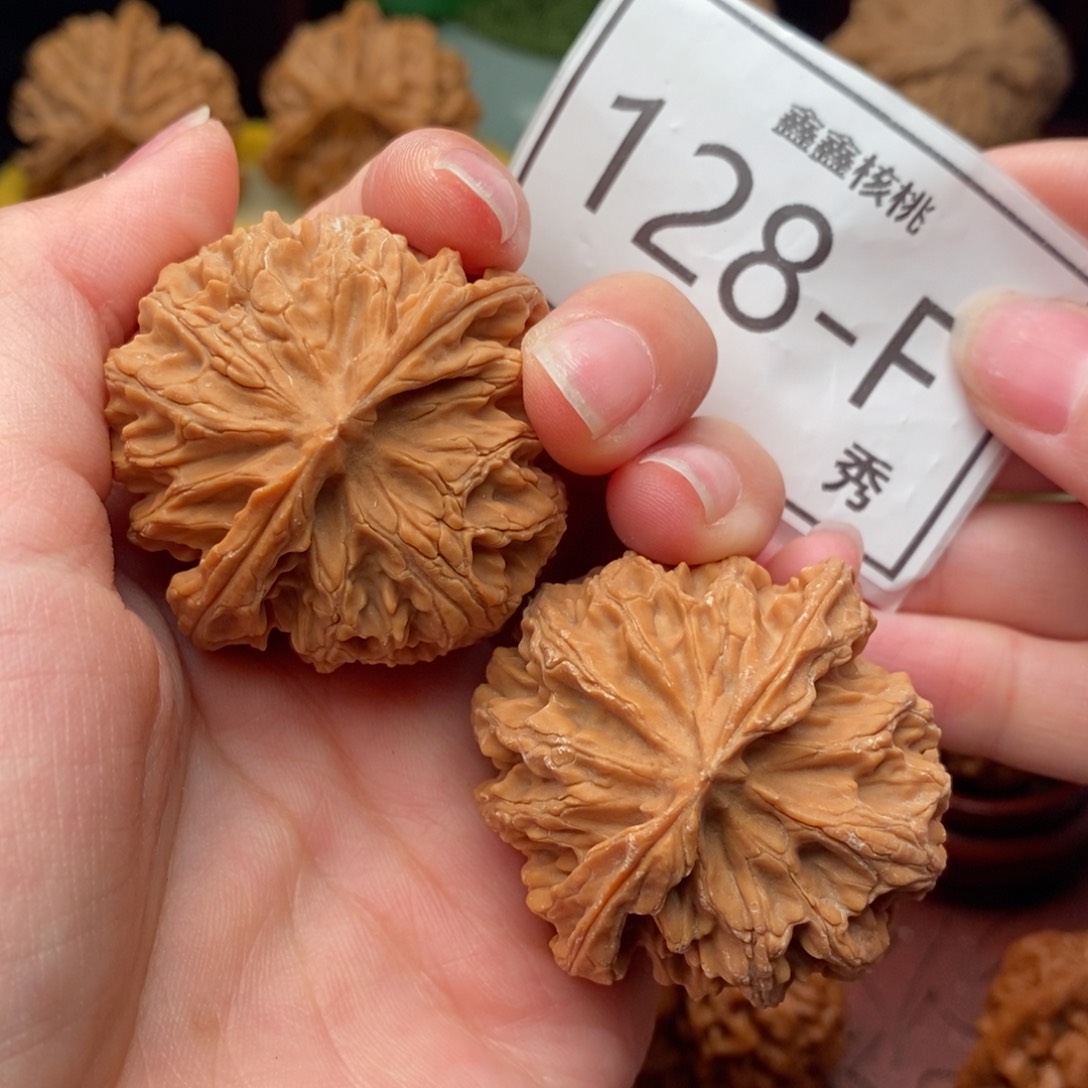 文玩核桃把件苹果园43