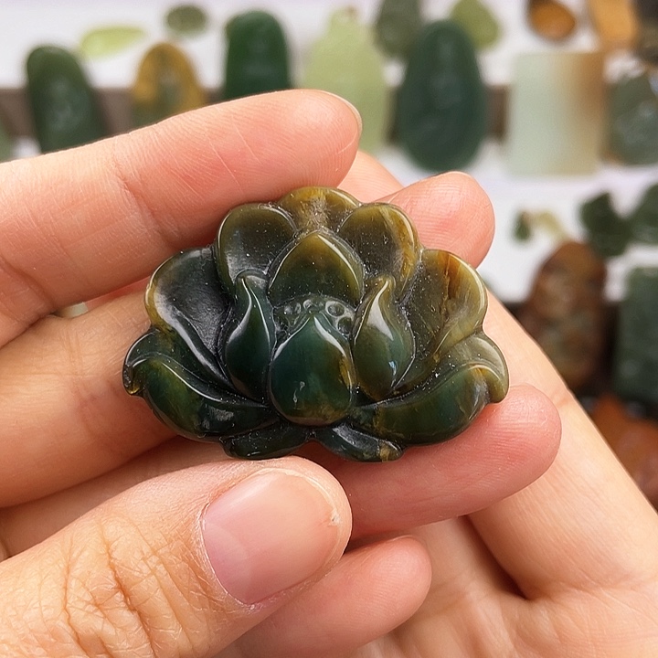 岫岩河磨玉（透闪石质玉）未镶嵌颈饰
