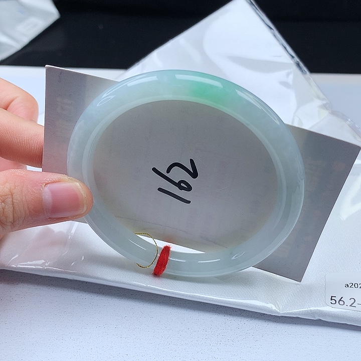 翡翠手镯（圆镯）未镶嵌缅甸天然a货手镯56+