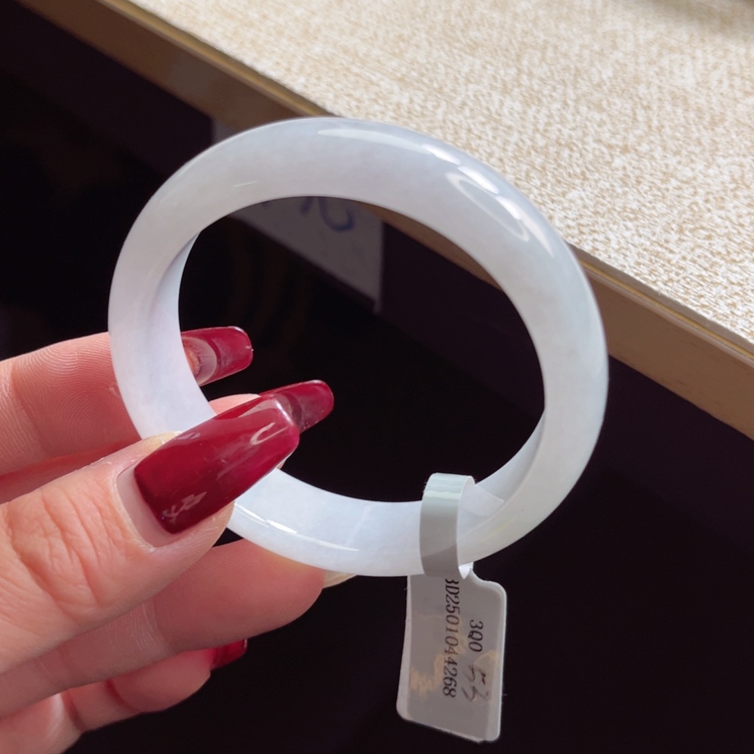 翡翠手镯未镶嵌手镯