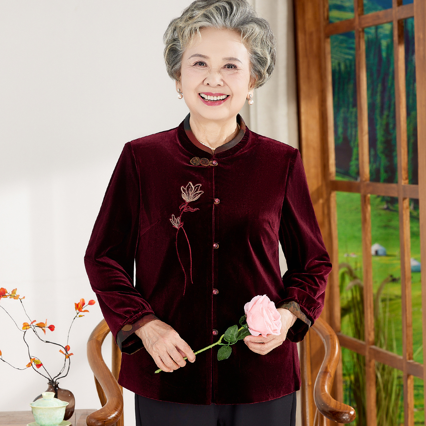 老年人秋装女金丝绒唐装上衣婆婆妈妈春秋宽松新中式绣花衬衫奶奶