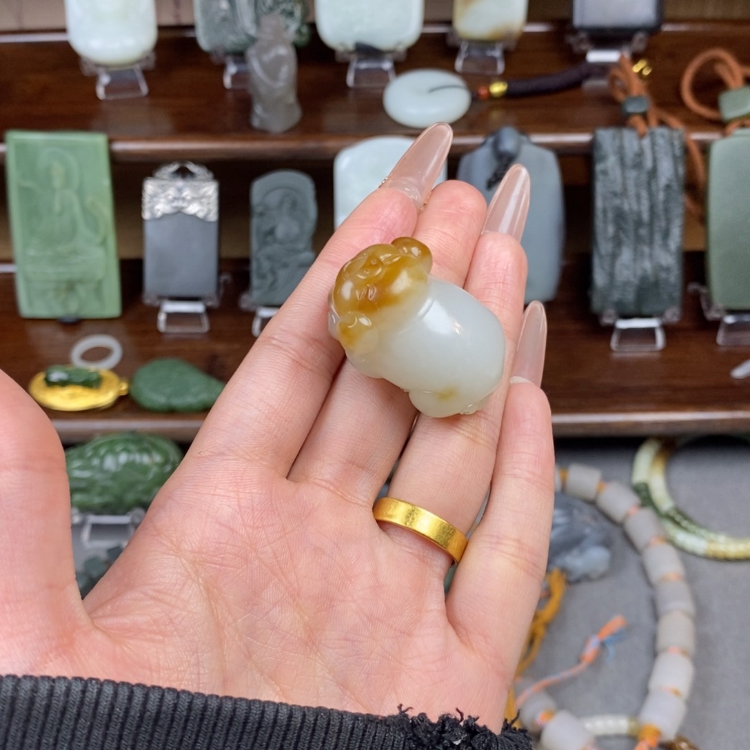 和田玉颈饰未镶嵌易****s