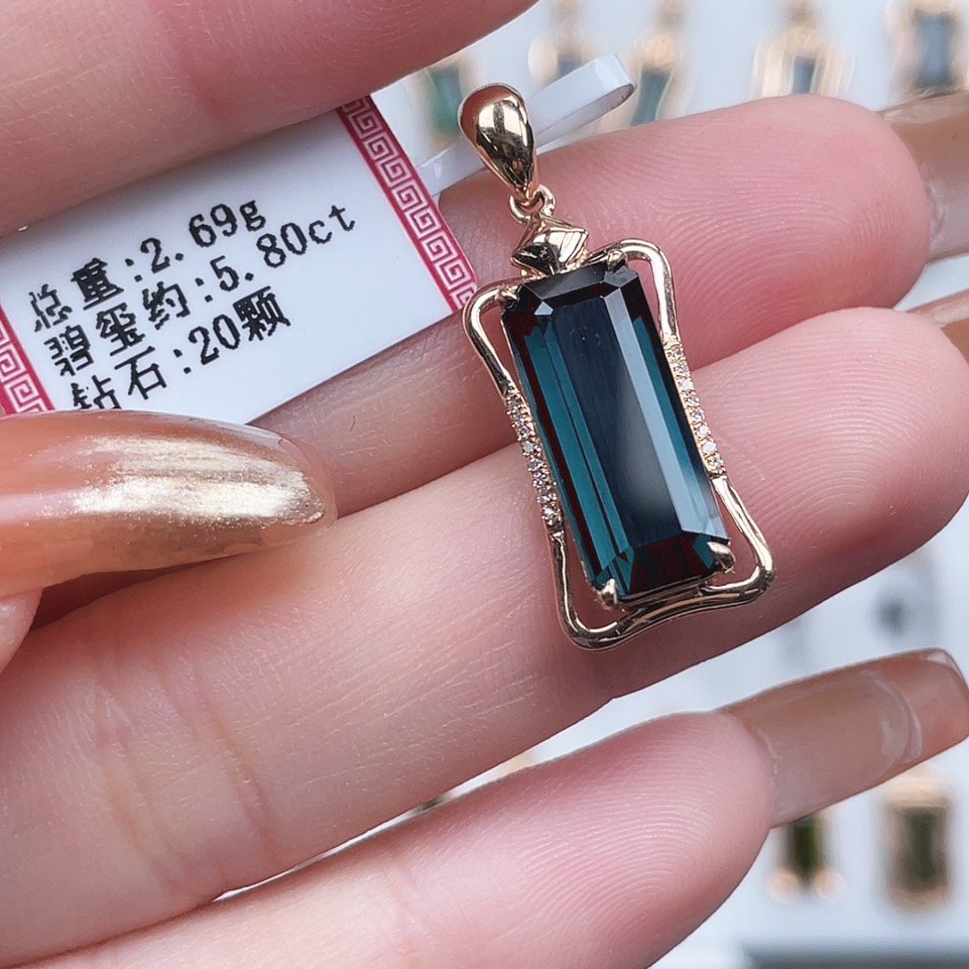 18K金镶嵌吊坠(不含链)碧玺