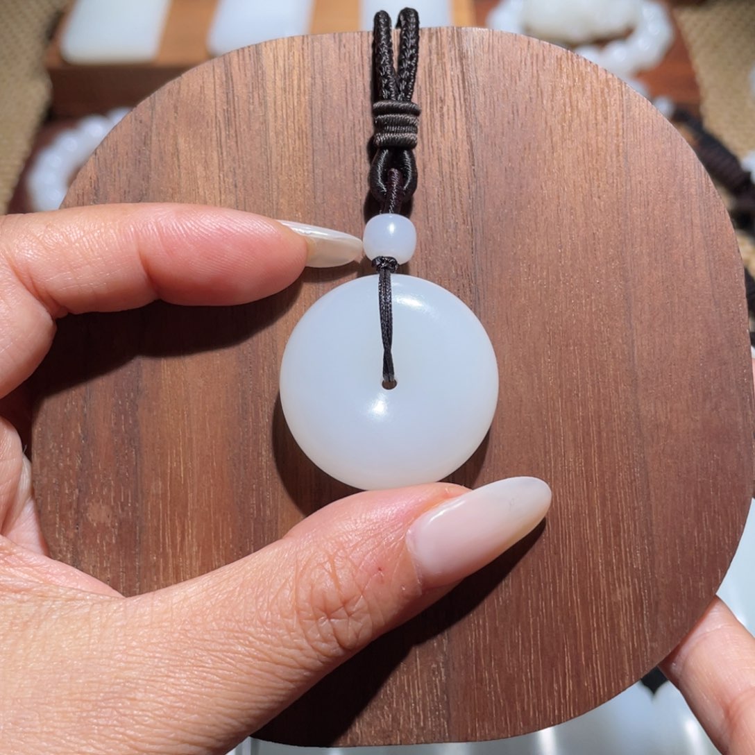 未镶嵌手链和田玉卡29.2