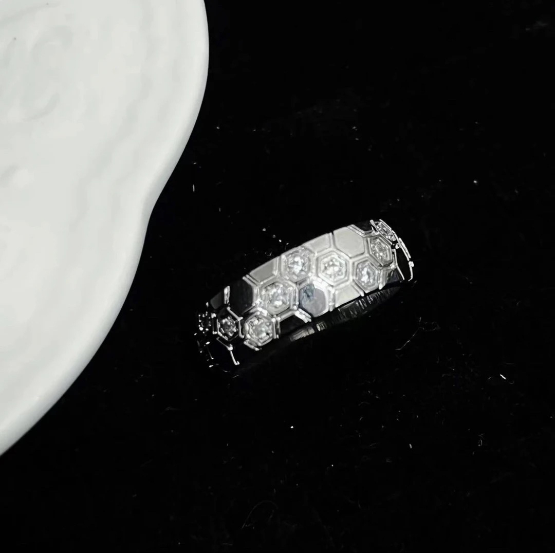 钛钢戒指 半钻款～宽版蜂巢戒指女生小众设计轻奢高级感食指指环