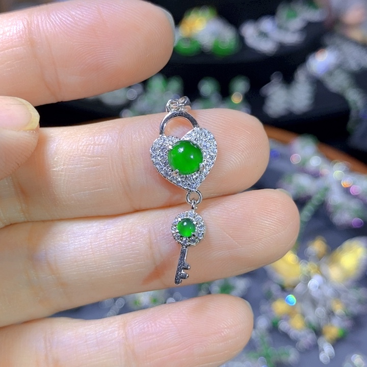 翡翠戒指银S925镶嵌天然翡翠