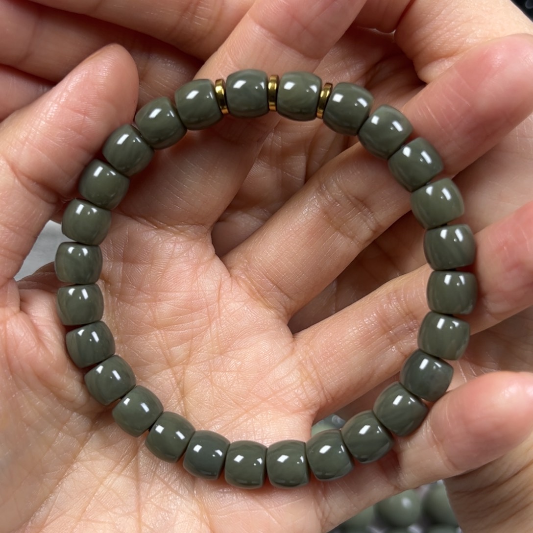 和田玉手链未镶嵌卡8直切