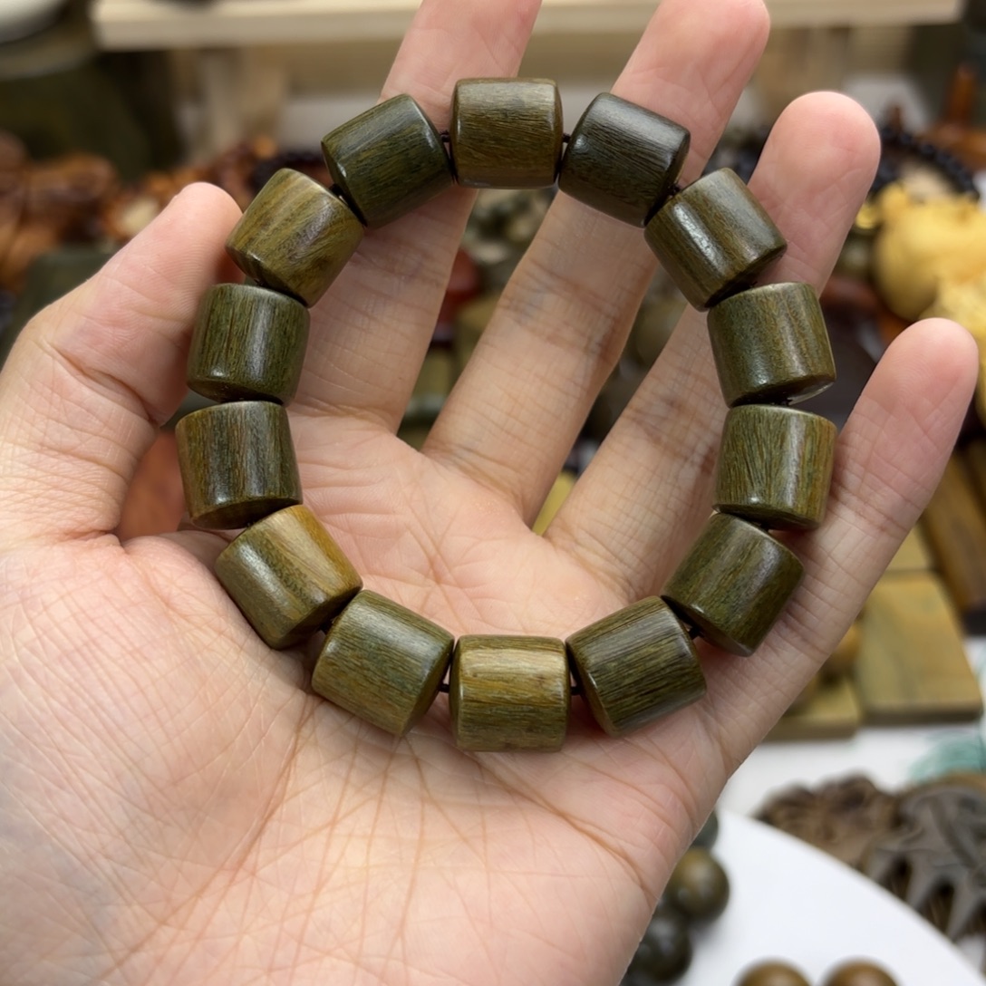 天***歌木绿檀木料手把件桶珠