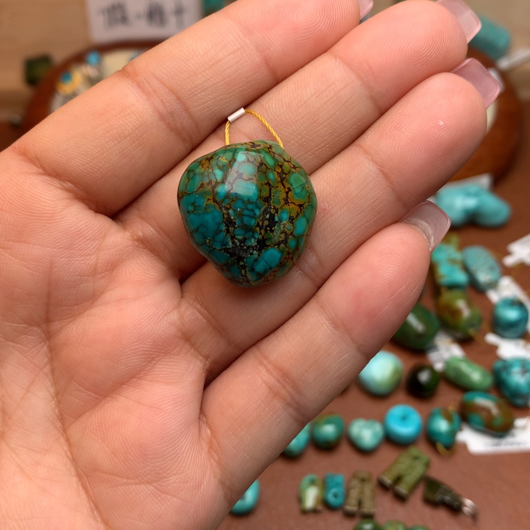 绿松石未镶嵌珠宝奇石