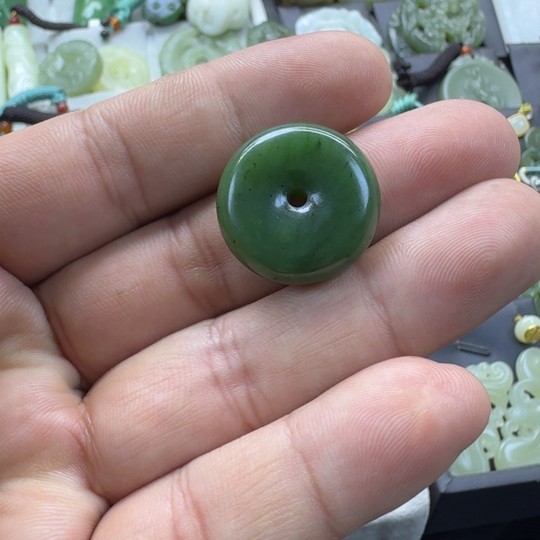 和田玉（碧玉）颈饰未镶嵌