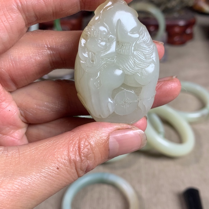 赵***赵和田玉（糖玉）未镶嵌手镯