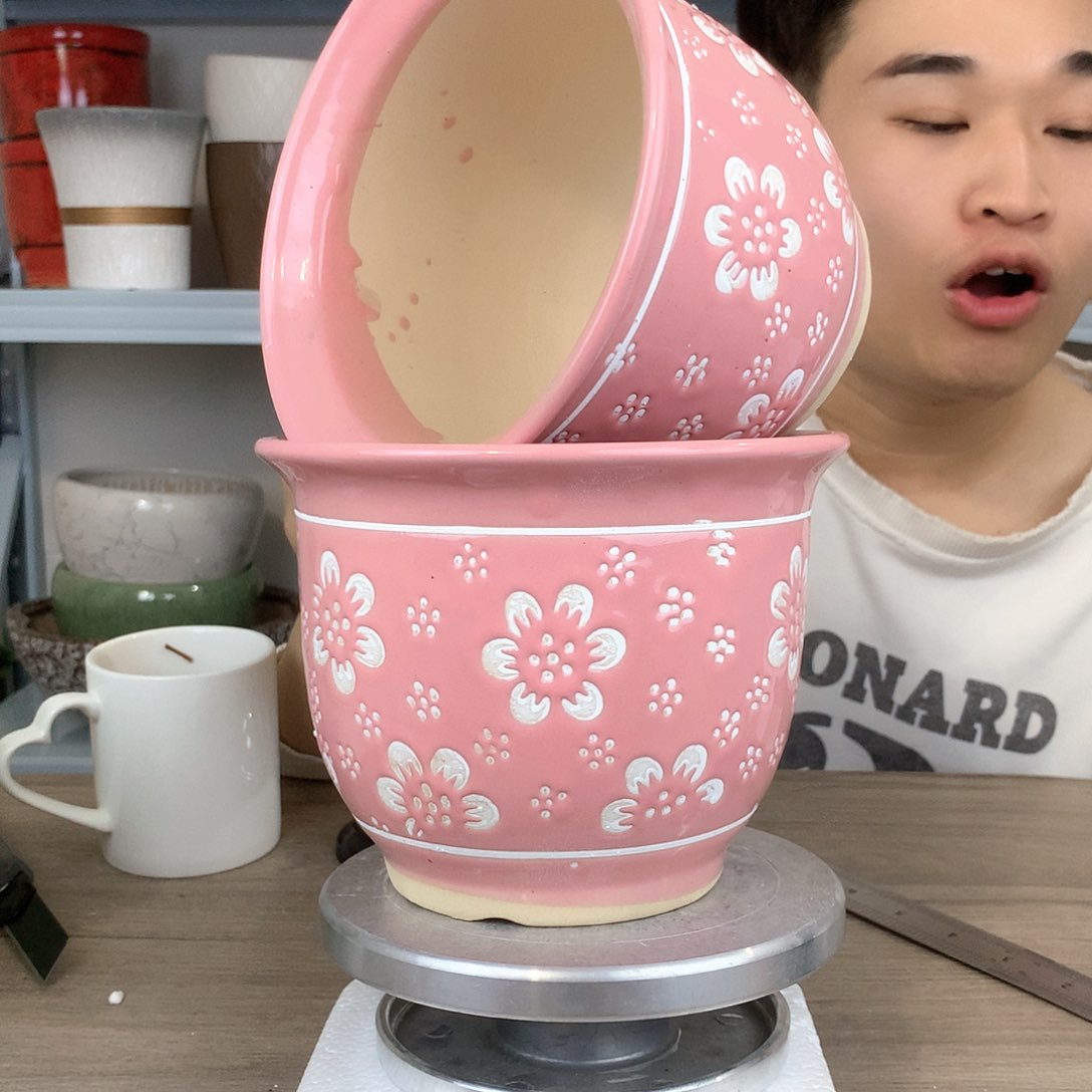 红陶梅花粉色图案14x12两个花盆