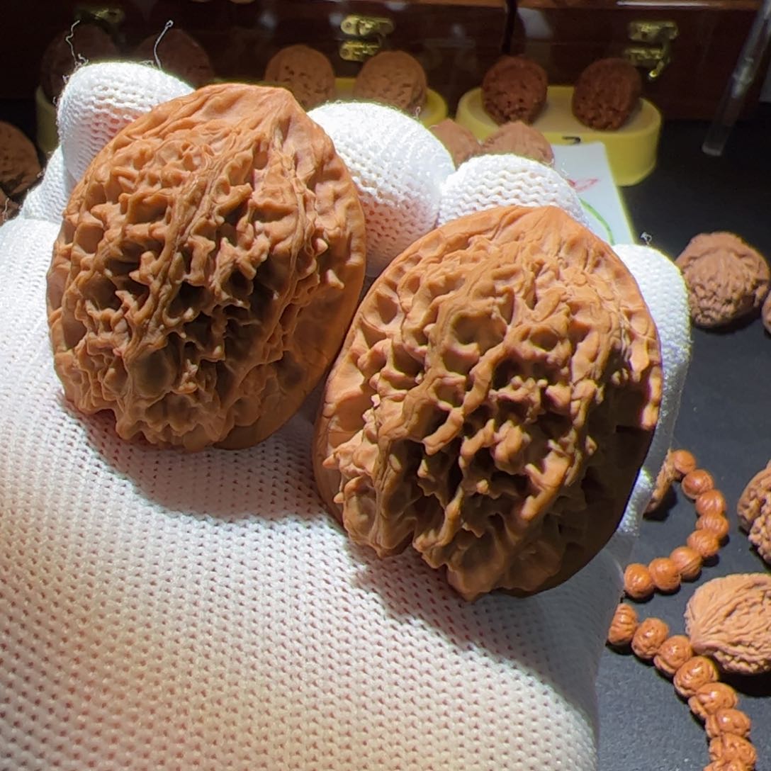 文玩核桃把件执*秦霸