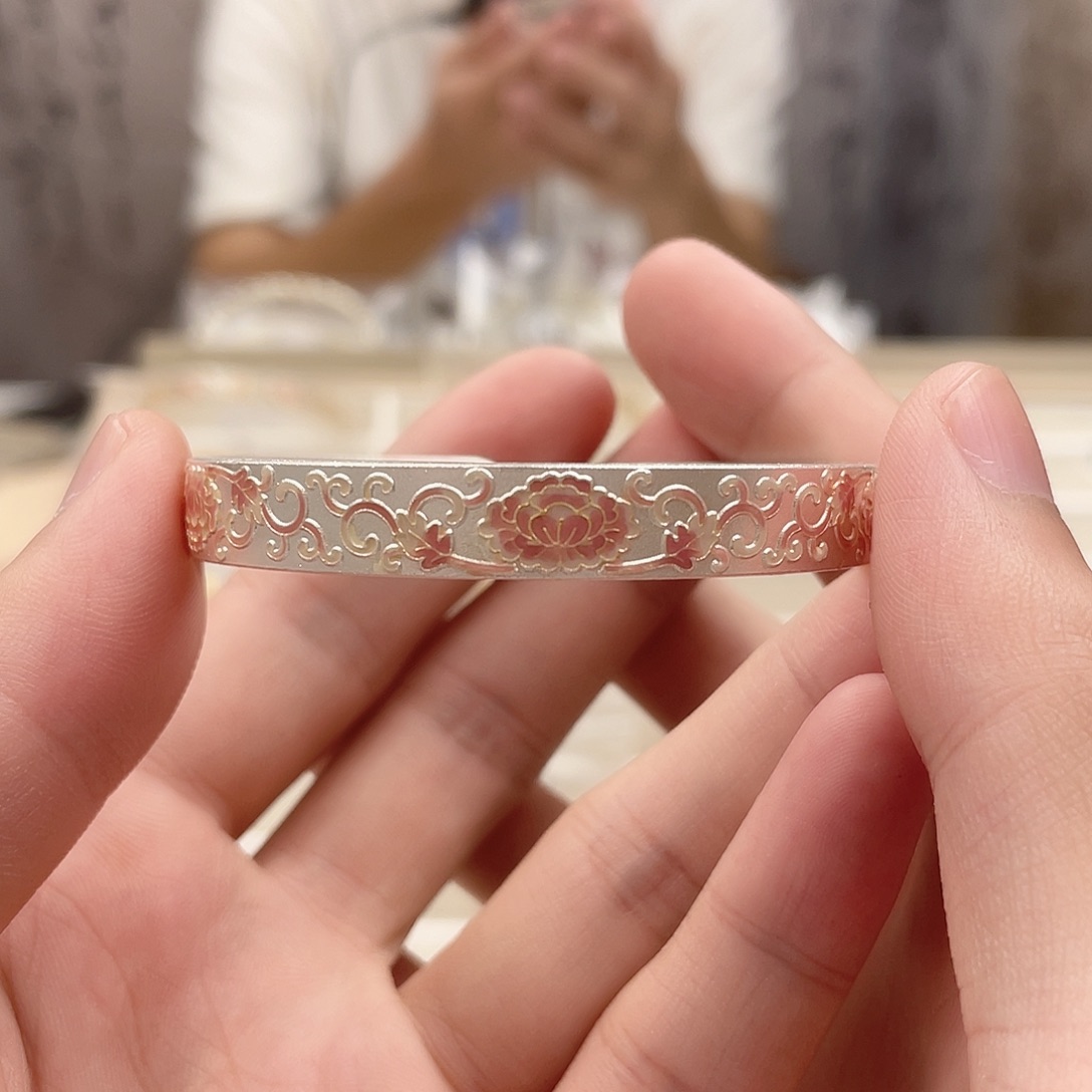 珐琅足银粉色勺药花手镯约28.2g