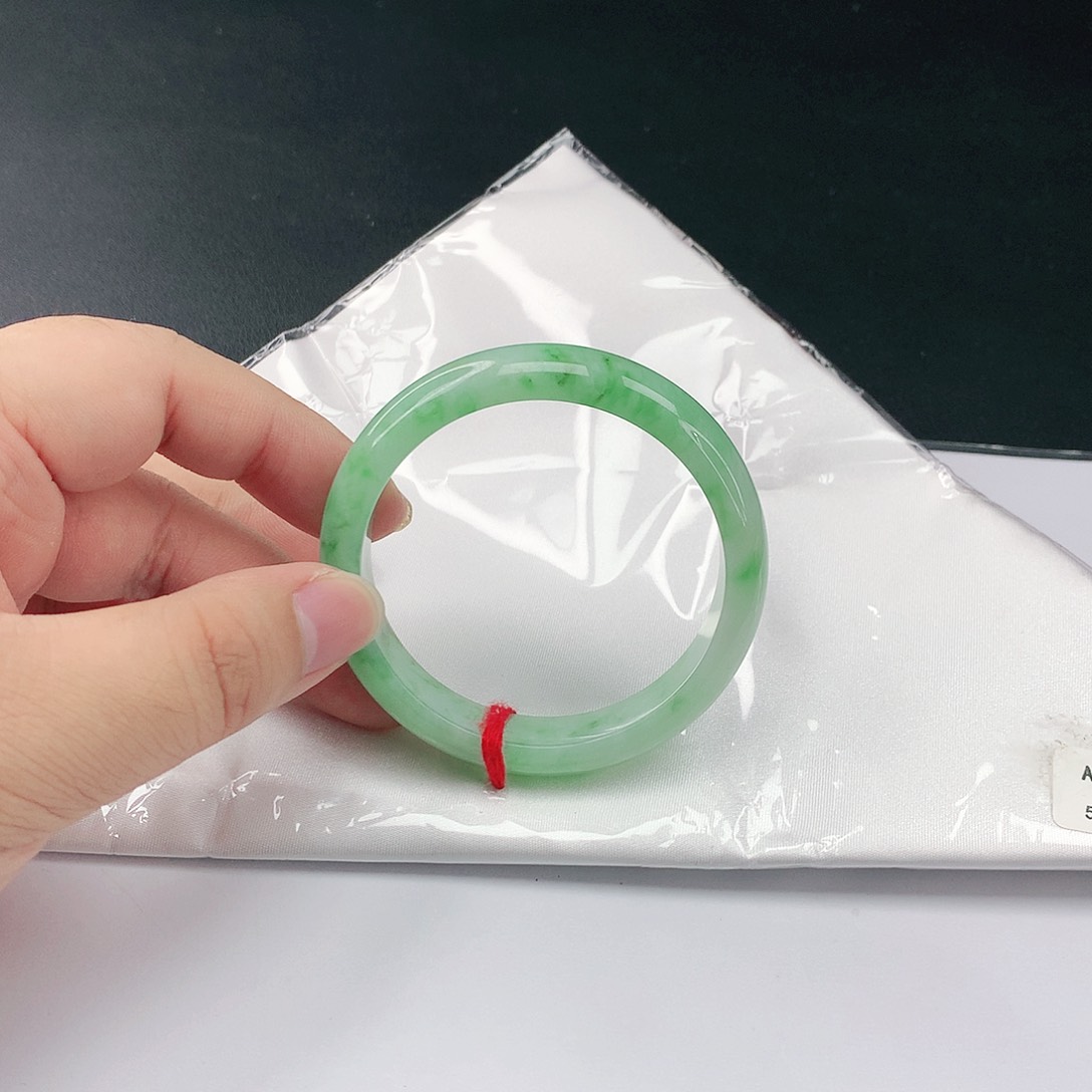 翡翠手镯未镶嵌翡翠029