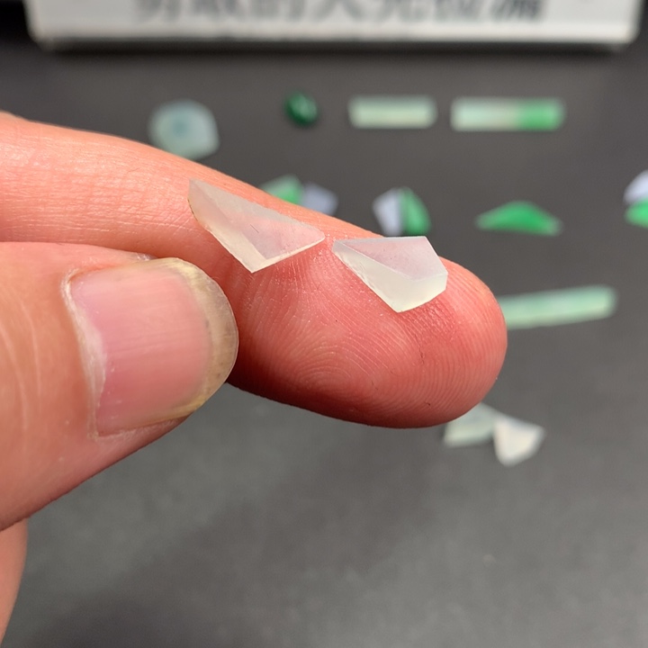 定制翡翠未镶嵌材料定制