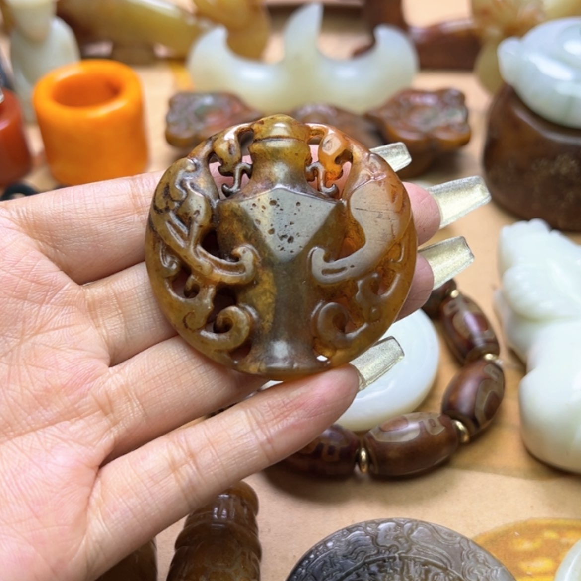 【闪购商品】蛇纹石玉颈饰未镶嵌