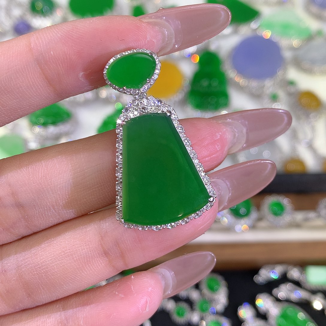 翡翠颈饰18K金镶嵌1111111111