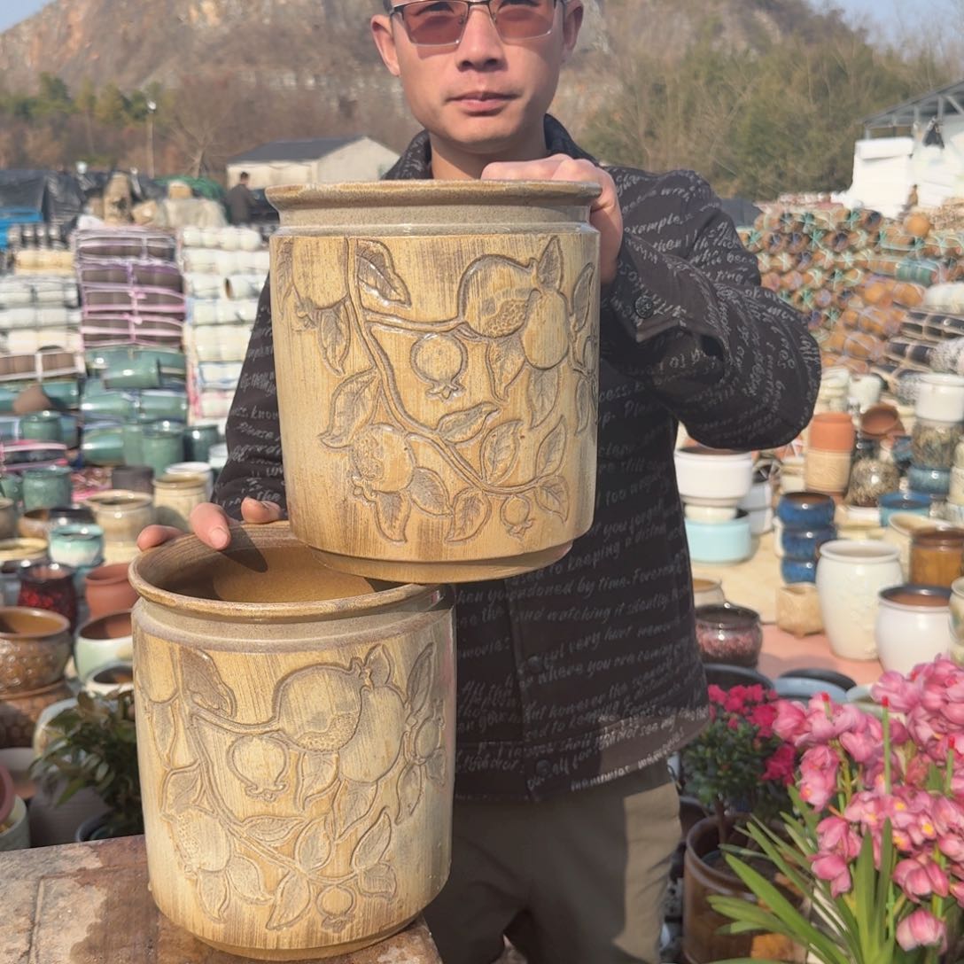 紫砂花盆口20.5高23（石榴柴烧两个