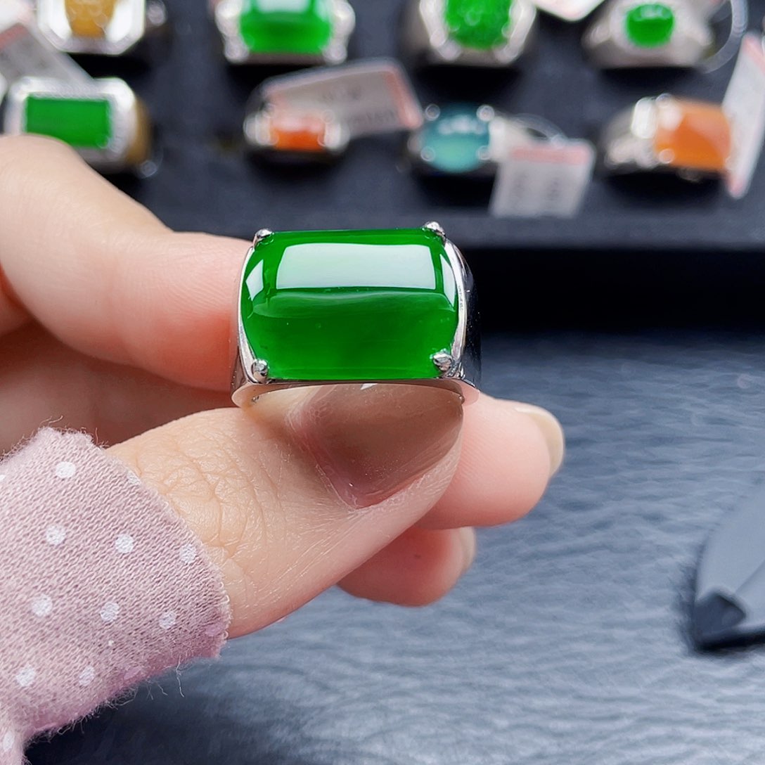 翡翠戒指银S925镶嵌天然a货翡翠没运费险2808