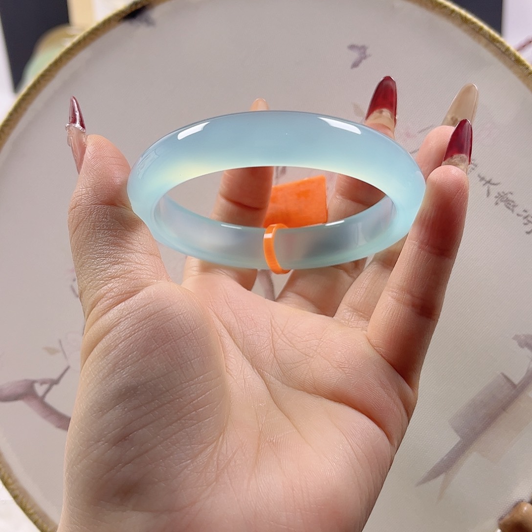 玛瑙/玉髓手镯未镶嵌千**雪