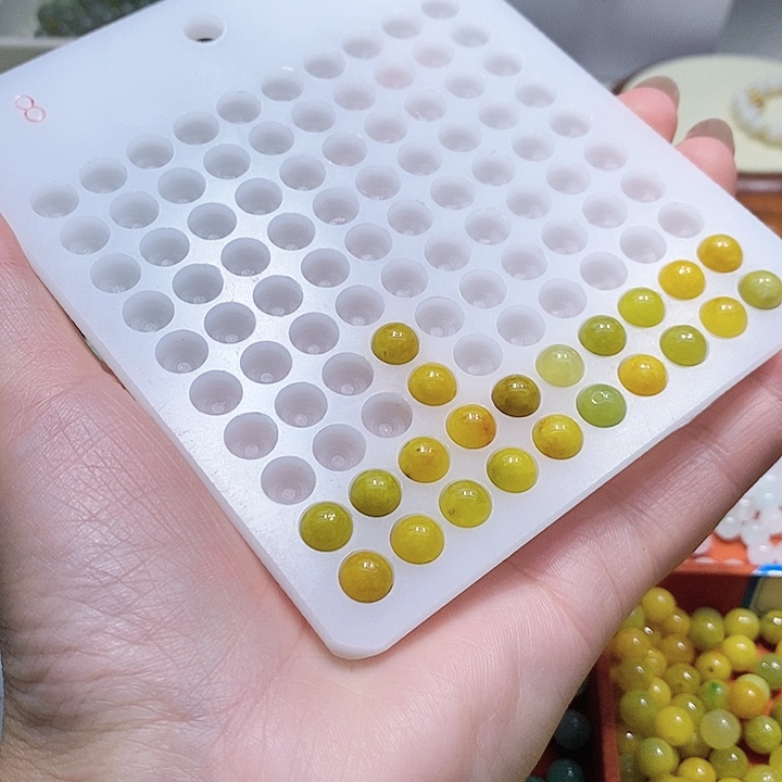 翡翠散珠冰鸡油黄卡8