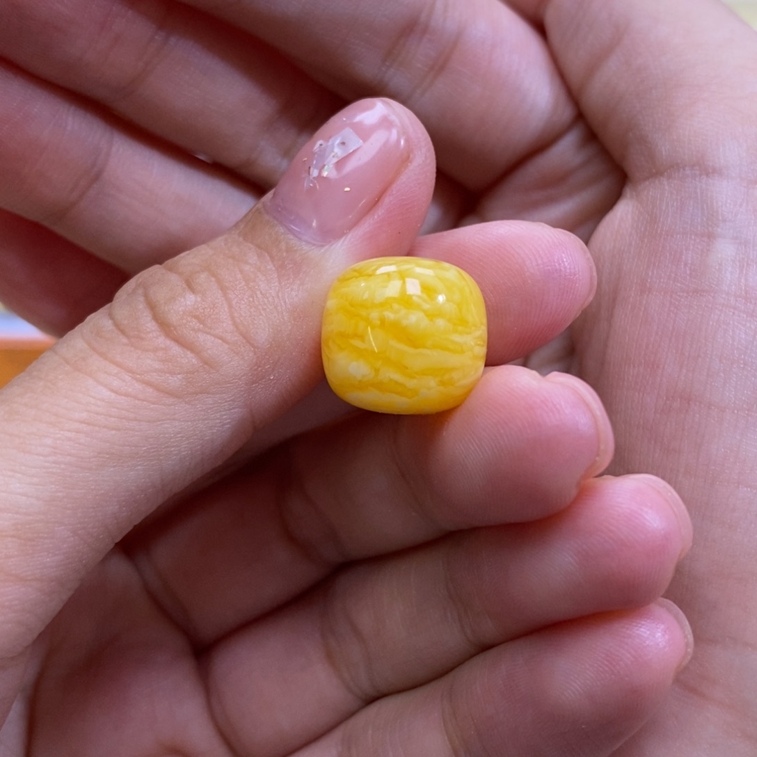 琥珀未镶嵌珠宝奇石李****3