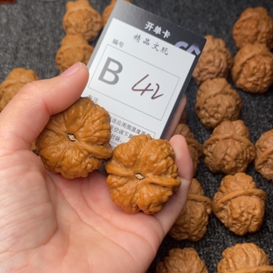 吊坠桃核我是第一百38