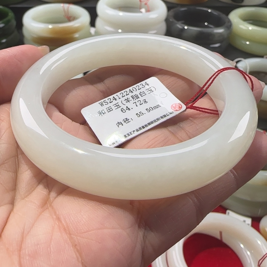 和田玉手镯未镶嵌