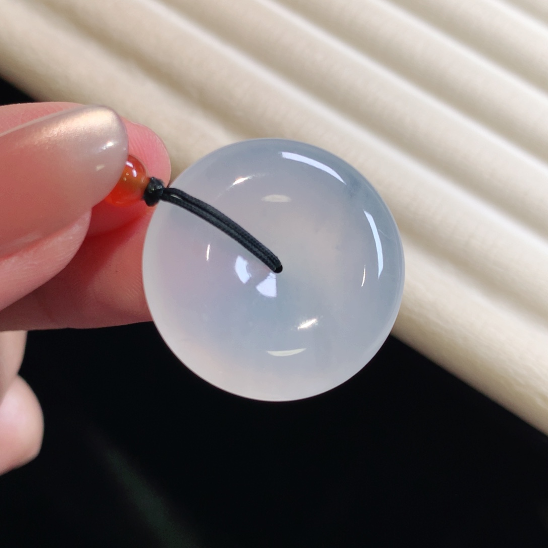 翡翠颈饰未镶嵌扣子