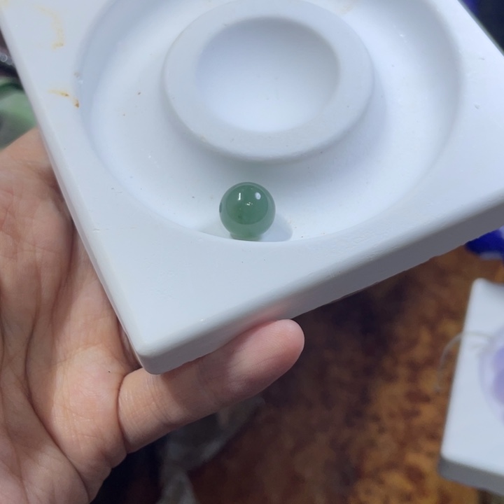 半***壳定制翡翠未镶嵌边角