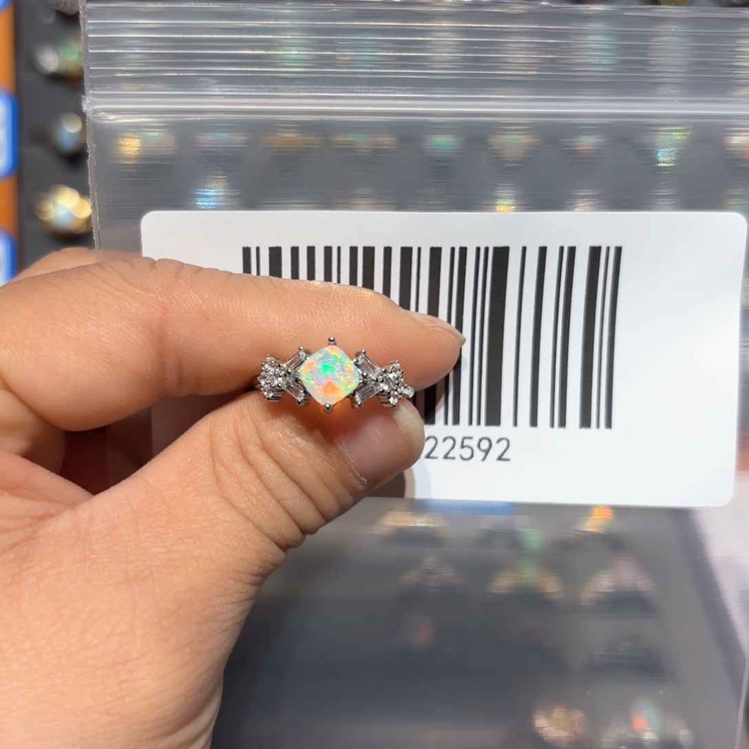 欧泊戒指银S925镶嵌E****?戒指