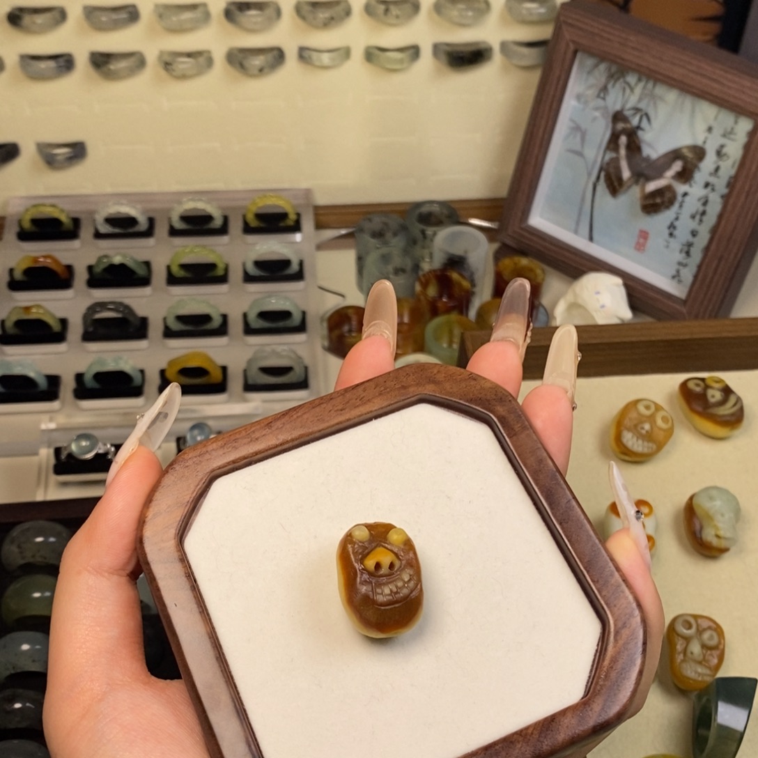 蛇纹石玉未镶嵌三通