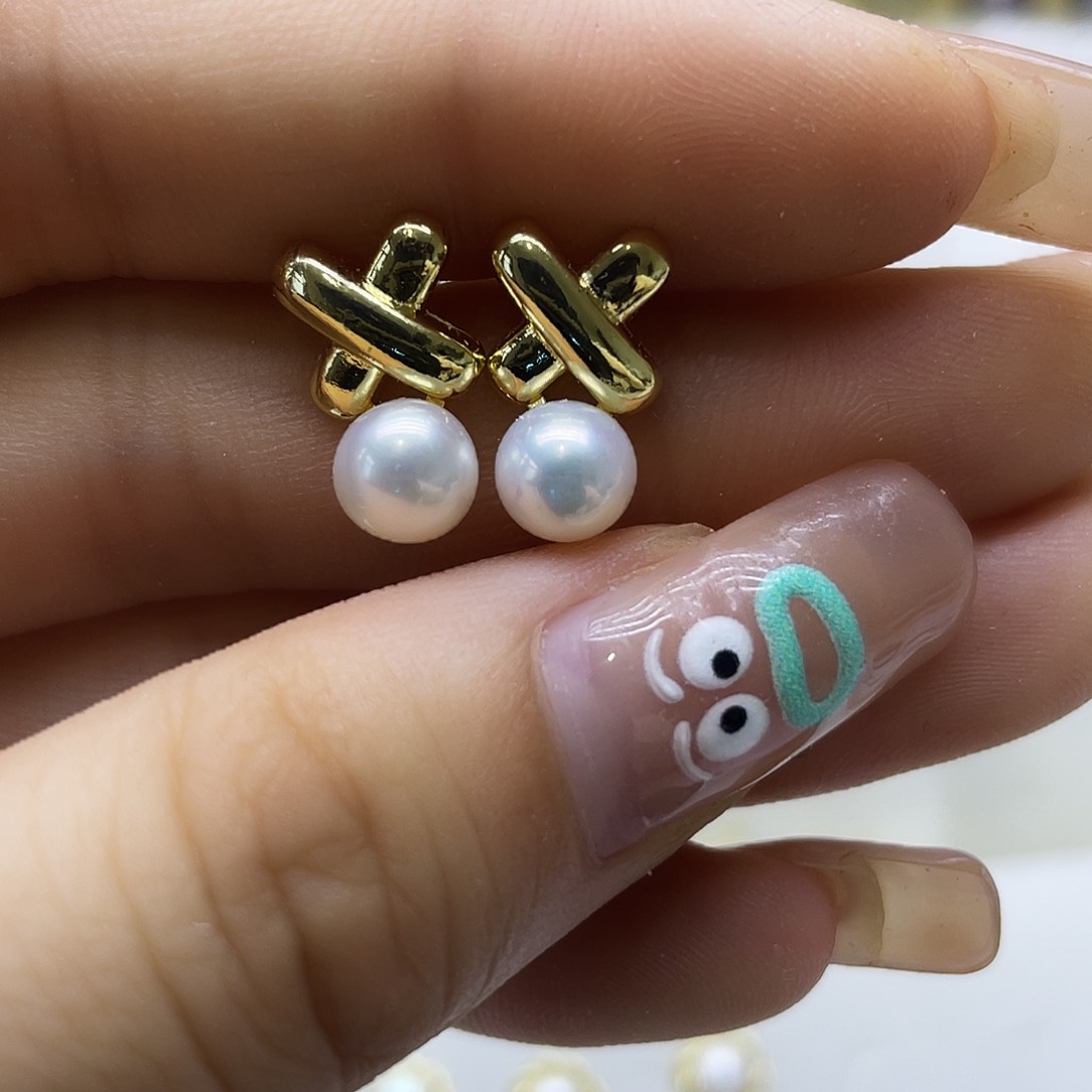 未镶嵌淡水珍珠耳饰