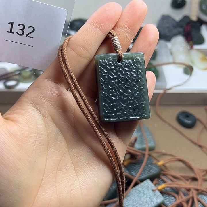 和田玉（糖玉）未镶嵌颈饰