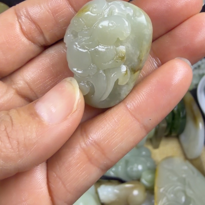 和田玉（糖玉）未镶嵌颈饰