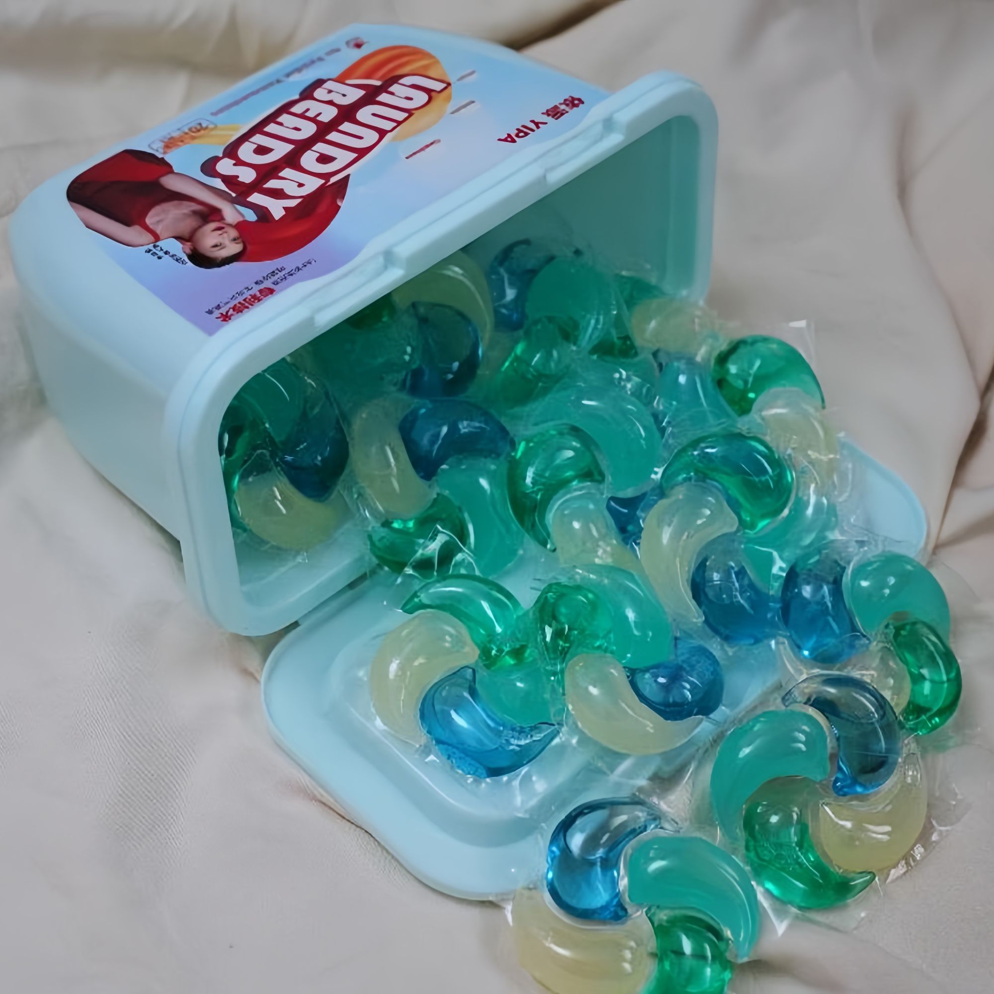 依派三合一洗衣凝珠多效去污洗衣珠柔顺芳香懒人家用浓缩除螨抑菌