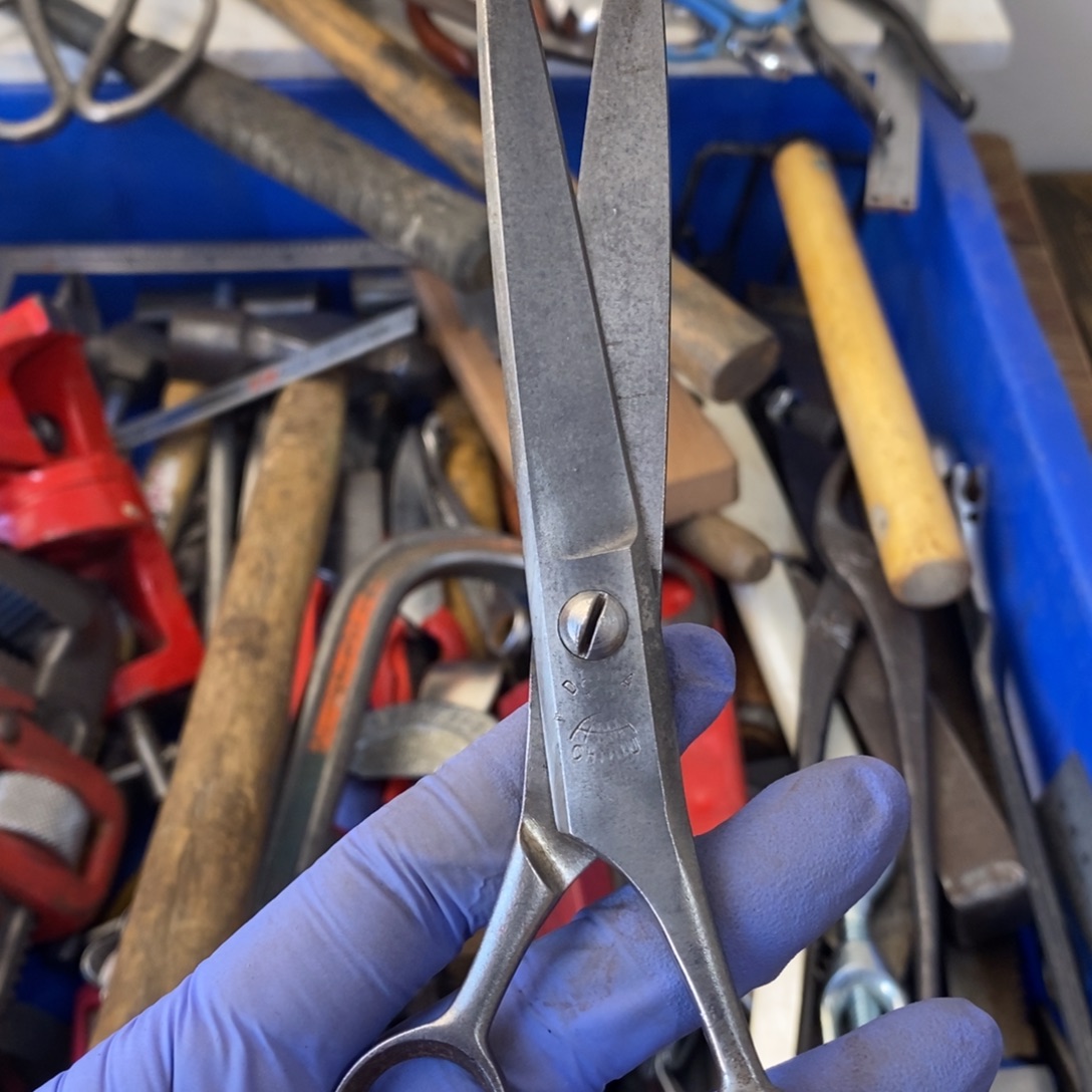 涂***鸦五金工具制造工艺